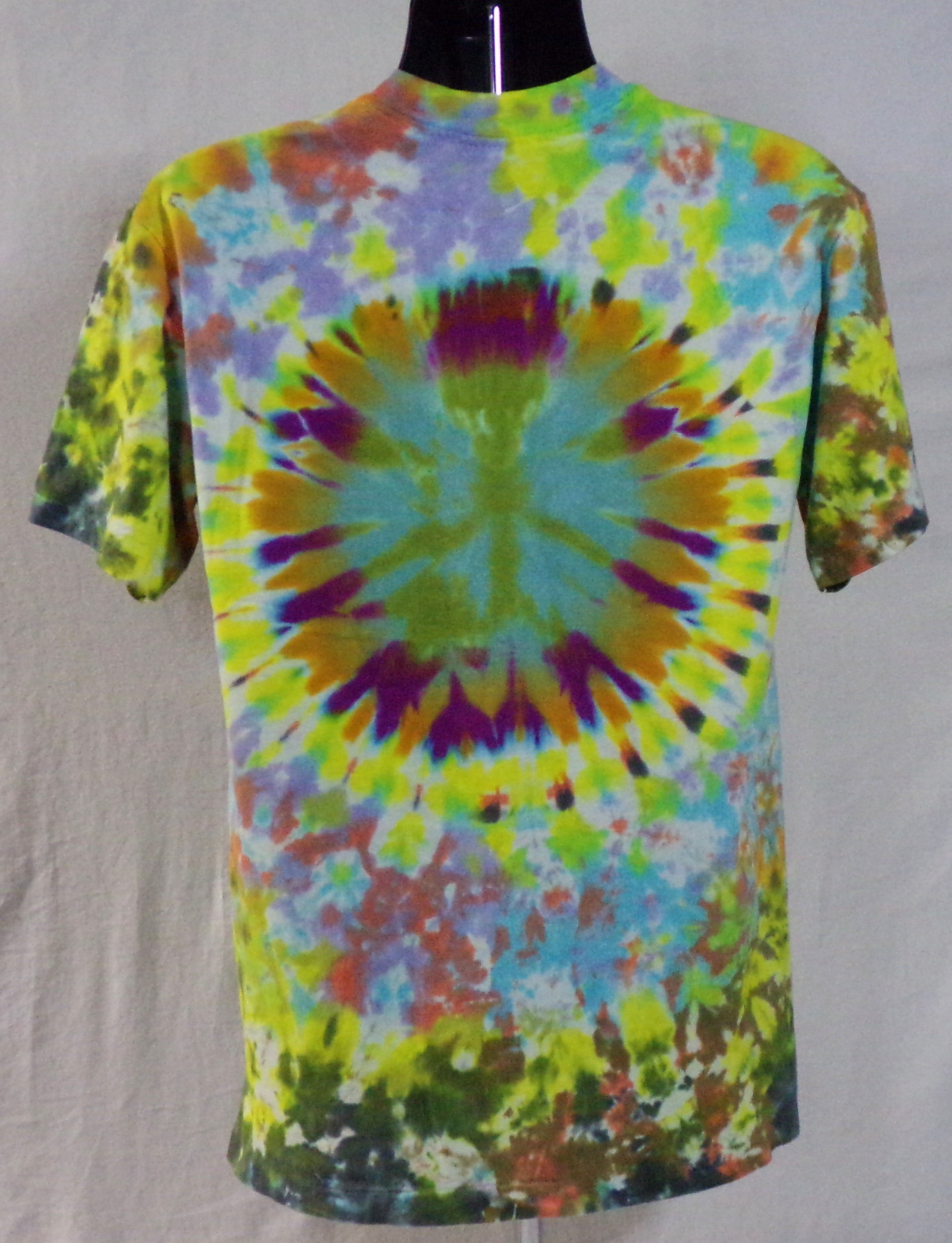 REGGAE PLANET CUSTOM TIE DYE T-SHIRT (BIG MOUNTAIN MERCHANDISE)  SIZE M