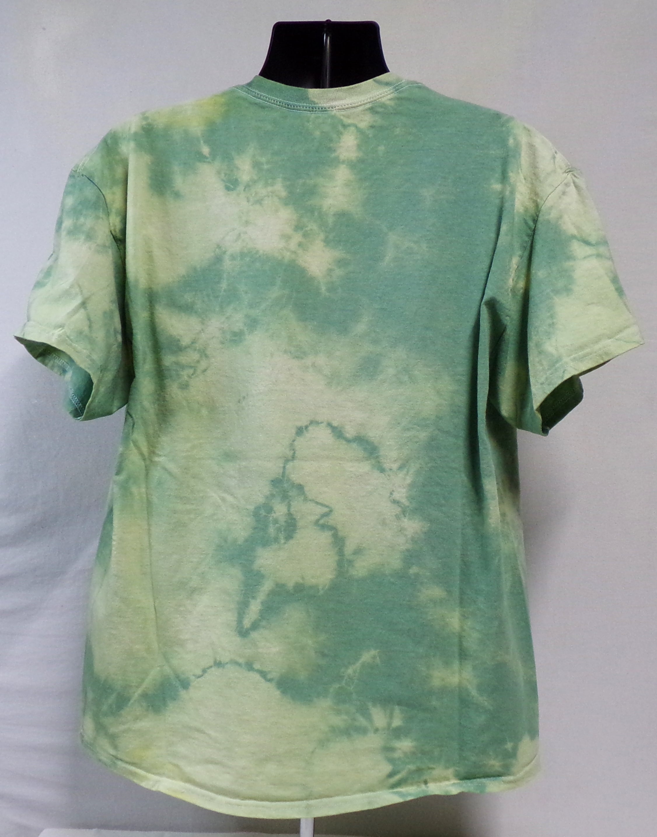 BIG MOUNTAIN BAND -  REGGAE PLANET CUSTOM TIE DYE T-SHIRT ( SIZE: XL ) (BIG MOUNTAIN MERCHANDISE)