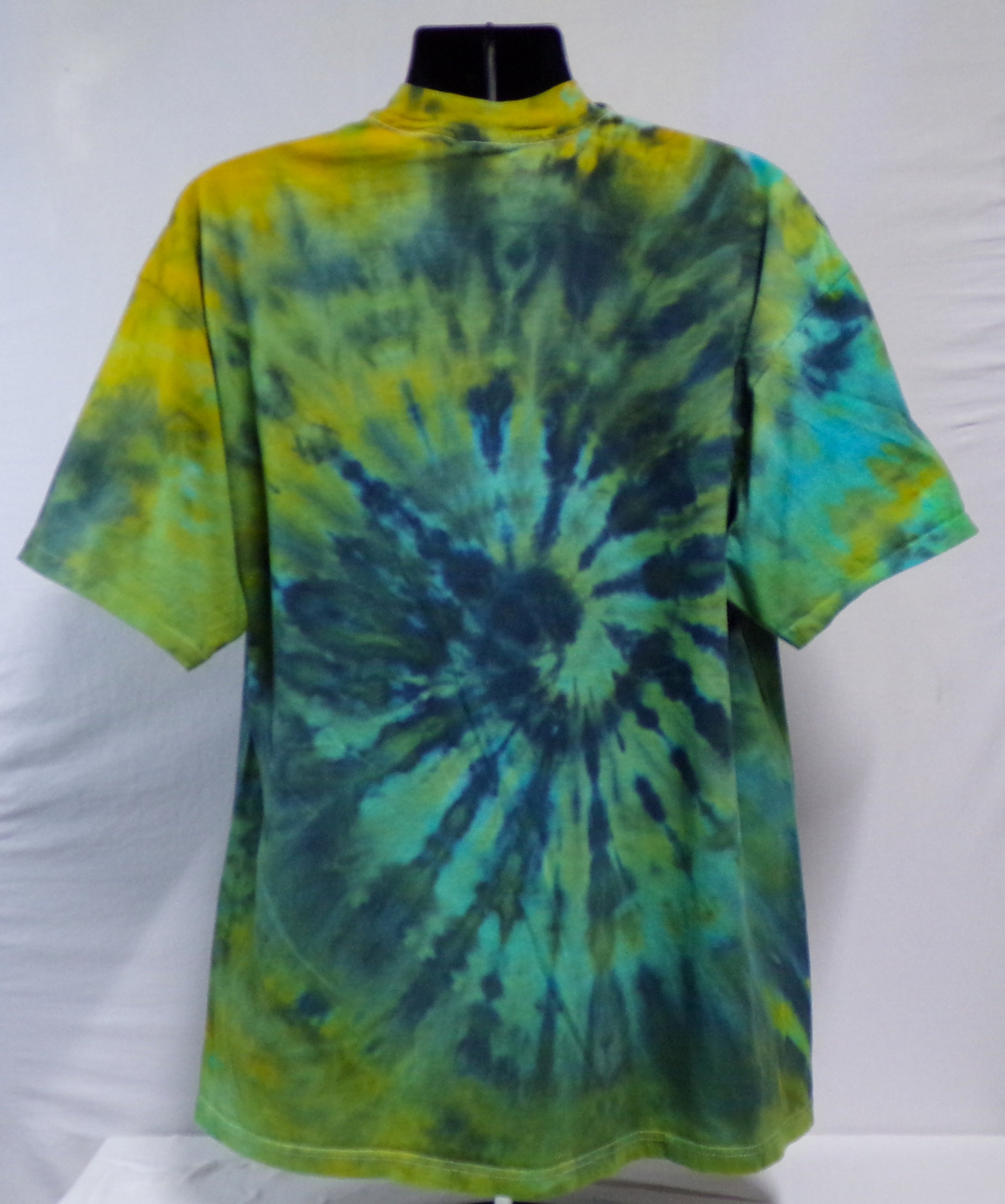 BIG MOUNTAIN BAND  -  REGGAE PLANET CUSTOM TIE DYE (SIZE: XXLARGE) (BIG MOUNTAIN MERCHANDISE)