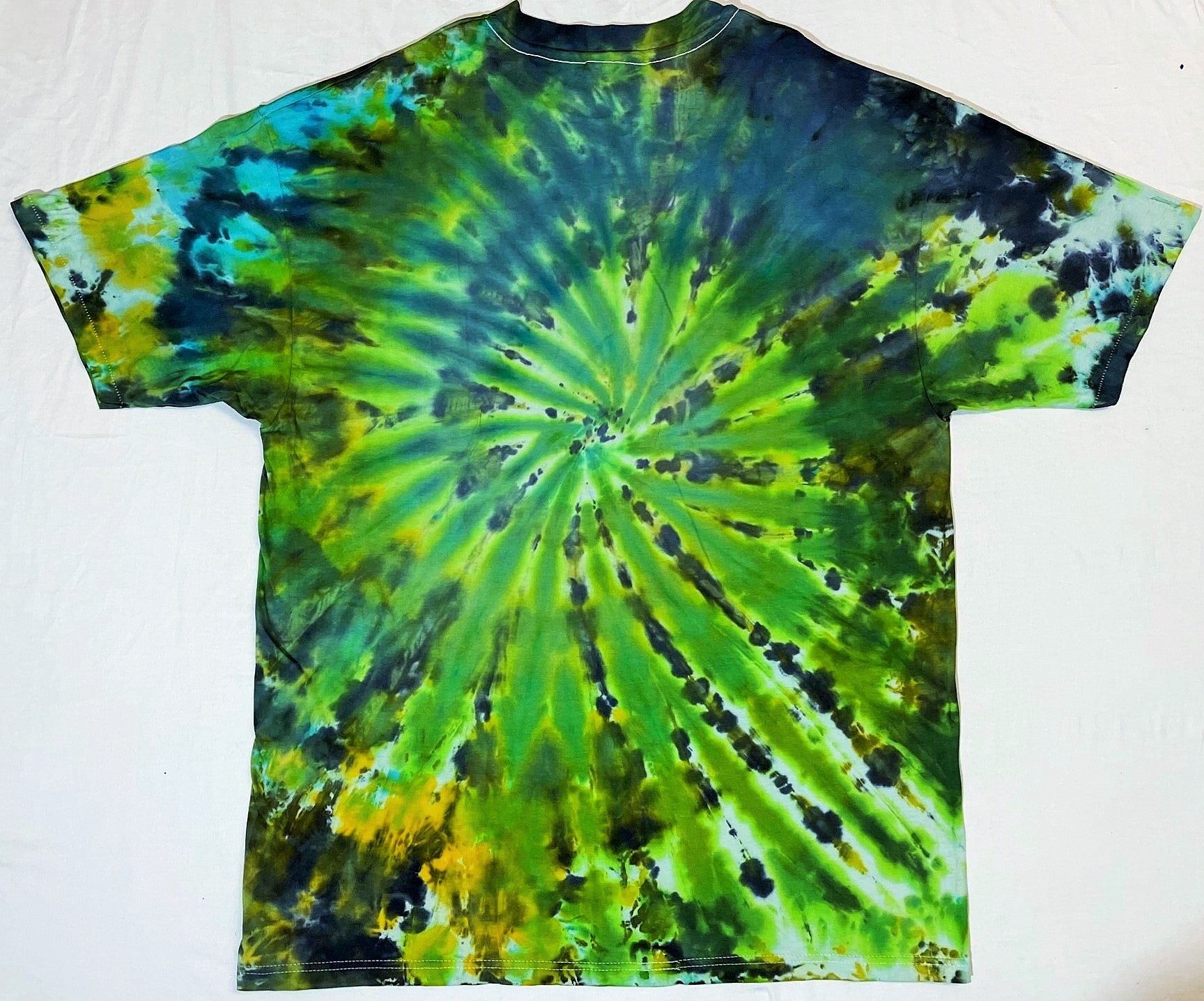 REGGAE PLANET CUSTOM TIE DYE T-SHIRT (SIZE XXLARGE) BIG MOUNTAIN MERCHANDISE